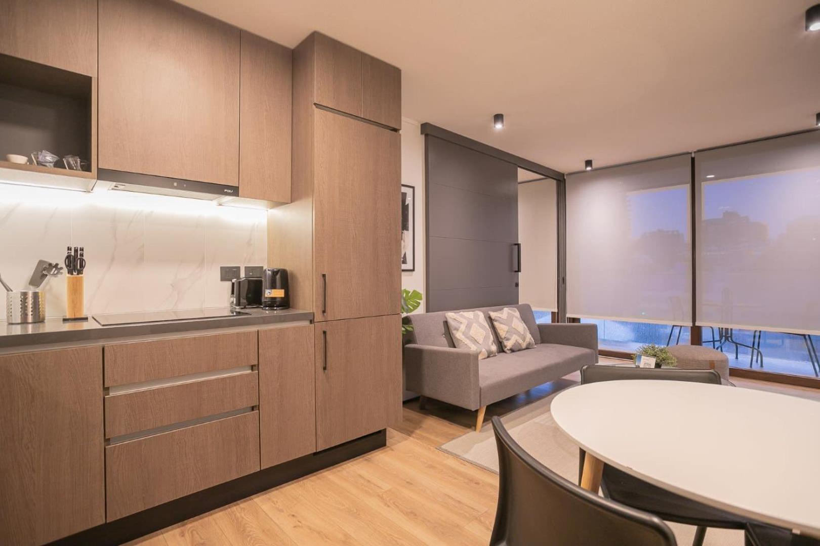 Spacious Steps From Escuela Militar Apartamento *